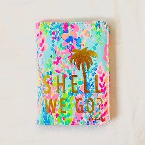 NWT Lilly Pulitzer Catch the Wave Passport Cover